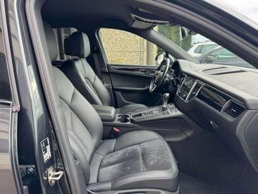 Porsche Macan 4S — photo 22