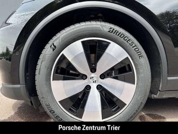 Porsche Macan — photo 8