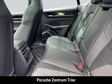 Porsche Macan — photo 16