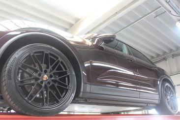 Porsche Macan 4S — photo 10