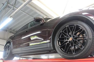 Porsche Macan 4S — photo 11