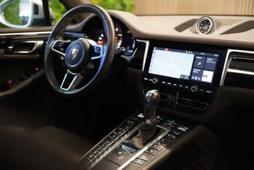 Porsche Macan S — photo 3