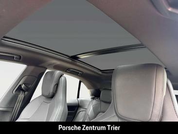 Porsche Macan — photo 29