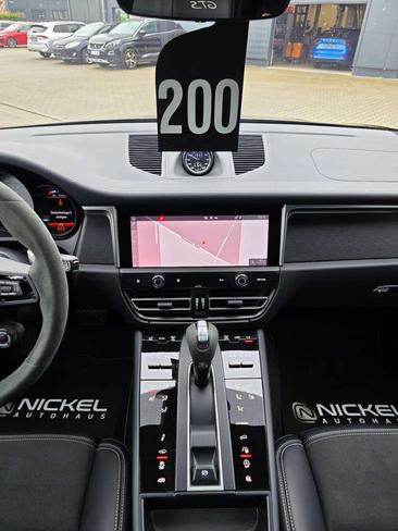 Porsche Macan GTS — photo 36