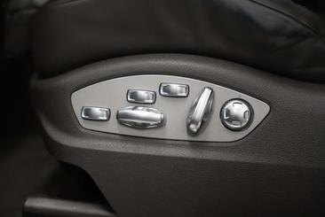 Porsche Macan S — photo 8
