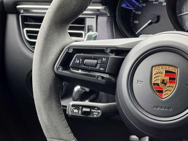 Porsche Macan GTS — photo 39