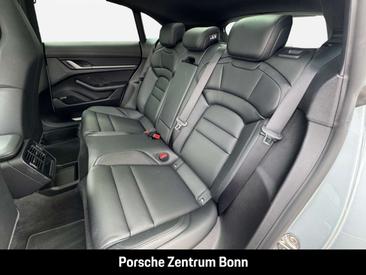 Porsche Taycan 4S — photo 13