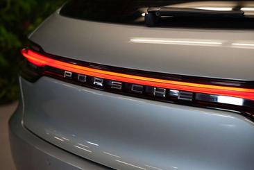 Porsche Macan S — photo 13