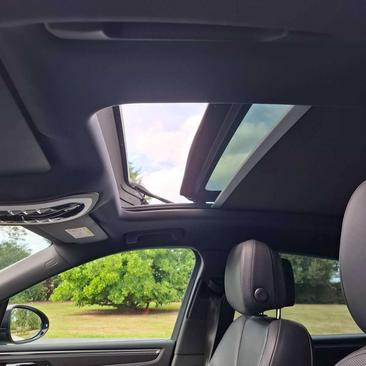 Porsche Macan Turbo — photo 25