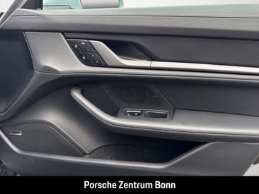 Porsche Taycan 4S — photo 17