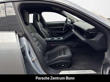 Porsche Taycan 4S — photo 18