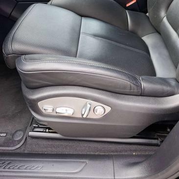 Porsche Macan Turbo — photo 28