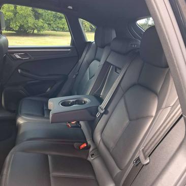Porsche Macan Turbo — photo 29