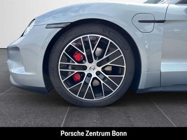 Porsche Taycan 4S — photo 22