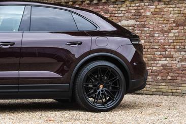 Porsche Macan 4S — photo 23