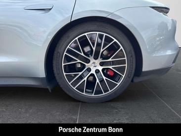 Porsche Taycan 4S — photo 25
