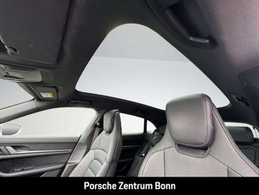 Porsche Taycan 4S — photo 26
