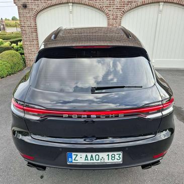 Porsche Macan Turbo — photo 34