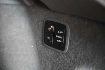 Porsche Macan S — photo 27