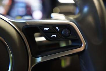 Porsche Macan S — photo 31