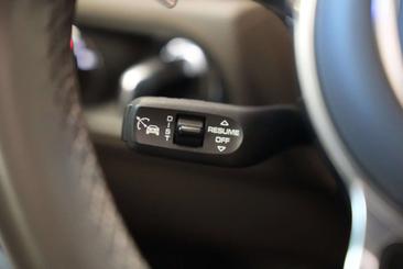 Porsche Macan S — photo 32