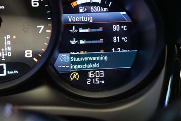 Porsche Macan S — photo 33