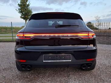 Porsche Macan Turbo — photo 41