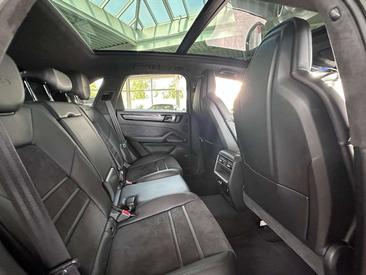 Porsche Cayenne III GTS — photo 20