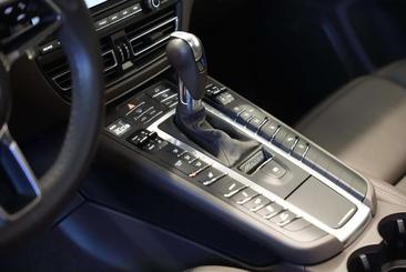 Porsche Macan S — photo 38