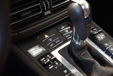 Porsche Macan S — photo 39