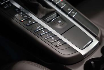 Porsche Macan S — photo 41