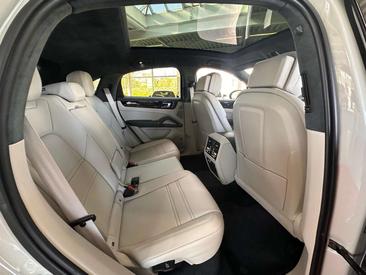 Porsche Cayenne III GTS — photo 17