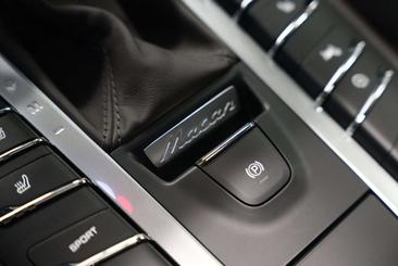 Porsche Macan S — photo 44