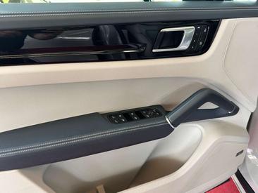 Porsche Cayenne III GTS — photo 26