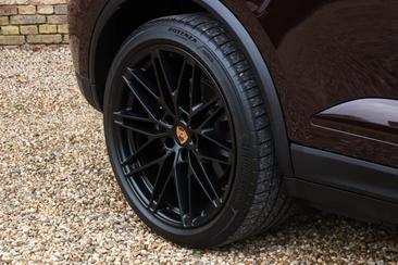 Porsche Macan 4S — photo 42