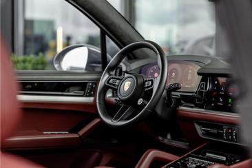 Porsche Cayenne III Turbo E-Hybrid — photo 19