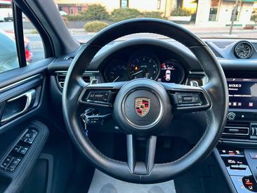 Porsche Macan GTS — photo 14