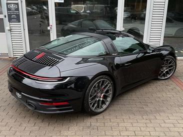 Porsche 992 II Targa 4S — photo 4