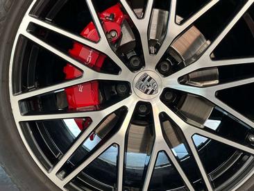 Porsche Macan S — photo 24