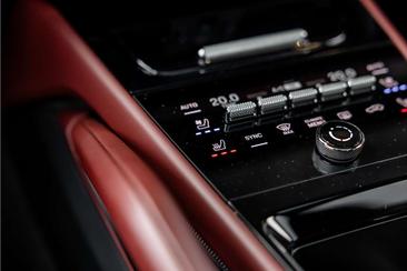 Porsche Cayenne III Turbo E-Hybrid — photo 37