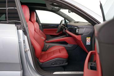 Porsche Macan Electrique Turbo — photo 7