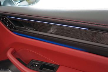 Porsche Macan Electrique Turbo — photo 10
