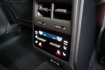 Porsche Macan Electrique Turbo — photo 16