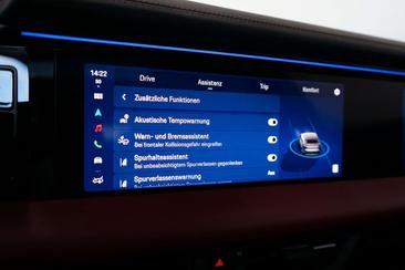 Porsche Macan Electrique Turbo — photo 21