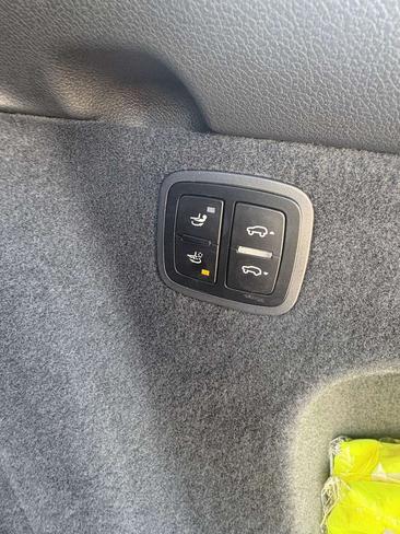 Porsche Macan S — photo 10