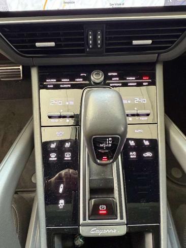 Porsche Cayenne III S — photo 11
