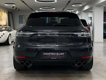 Porsche Macan — photo 8