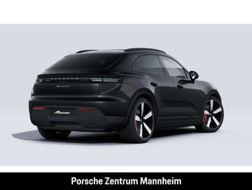 Porsche Macan 4S — photo 9