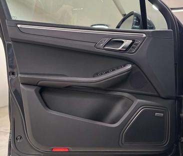 Porsche Macan — photo 13
