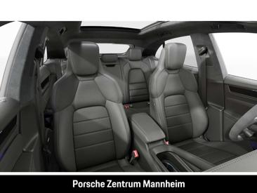 Porsche Macan 4S — photo 12